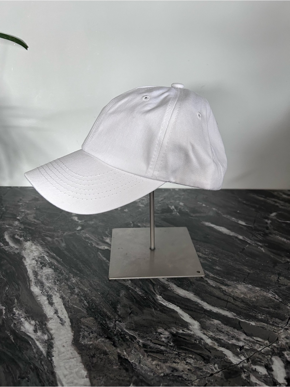 Classic White Men's Baseball Cap - Unbranded